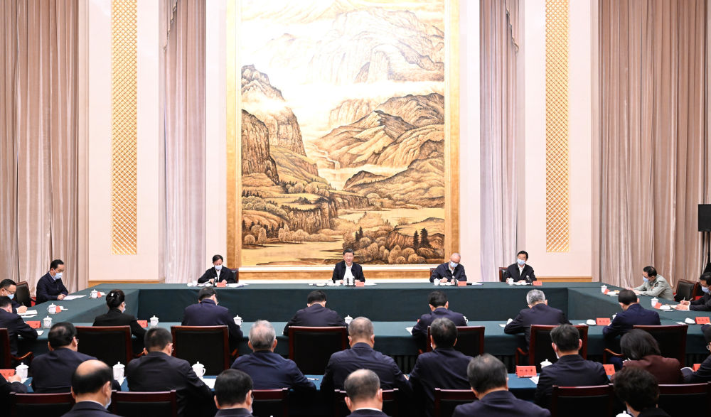   2023年5月17日上午，习近平在西安听取陕西省委和省政府工作汇报并发表重要讲话。